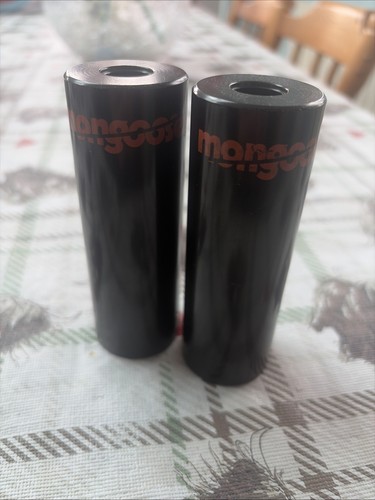 Mongoose stunt pegs - pegs, bikes